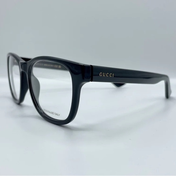 GUCCI GG1344O 001 / 005This wayfarer Gucci optical comes in a shiny black frame. - Picture 8 of 9